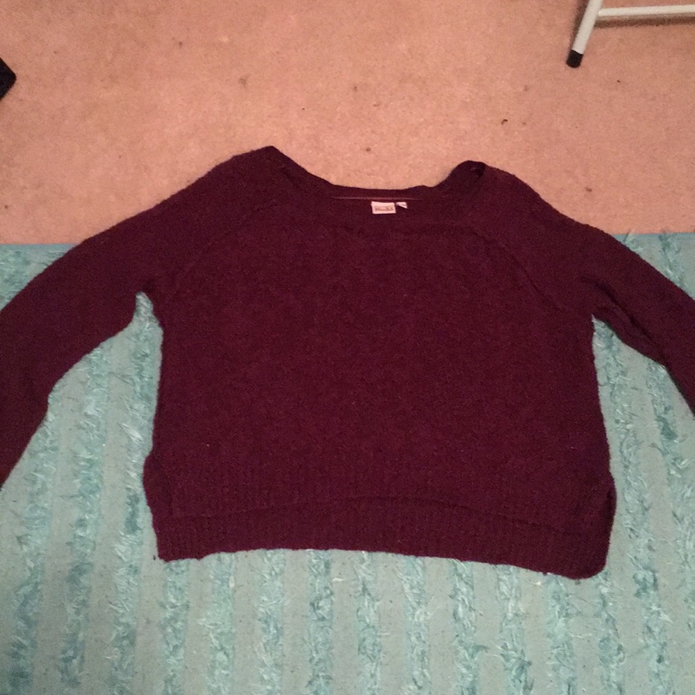 Maroon sweater